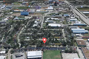 10647 Hazelhurst Dr, Houston, TX 77043 - Photo 22