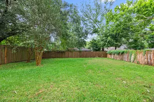 10647 Hazelhurst Dr, Houston, TX 77043 - Photo 20