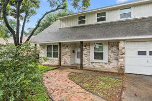 10647 Hazelhurst Dr, Houston, TX 77043 - Photo 2
