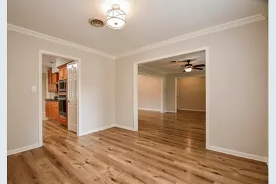 10706 Inwood Drive, Houston, TX 77042 - Photo 12