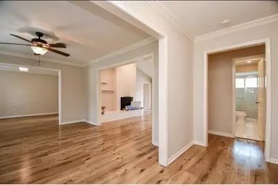 10706 Inwood Drive, Houston, TX 77042 - Photo 8