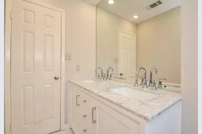 10706 Inwood Drive, Houston, TX 77042 - Photo 20