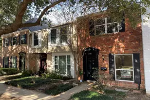 1381 Country Pl Dr, Houston, TX 77079 - Photo 1