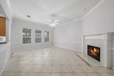 1631 Crescent Shores Lane, Pasadena, TX 77586 - Photo 14