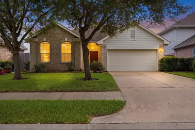 1631 Crescent Shores Lane, Pasadena, TX 77586 - Photo 1