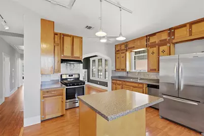 1015 W Gramercy Place, San Antonio, TX 78201 - Photo 14