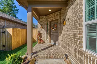 332 N Arrowhead Ln, Montgomery, TX 77316 - Photo 2