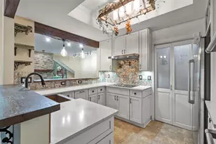 53 Litchfield Ln, Houston, TX 77024 - Photo 12