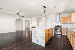 2719 Riverhollow Ln, Sugar Land, TX 77479 - Photo 4