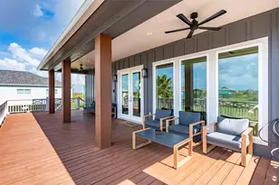 972 Driftwood Dr, Crystal Beach, TX 77650 - Photo 10