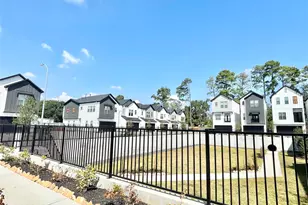 3716 Creekmont Gardens Ln, Houston, TX 77091 - Photo 8