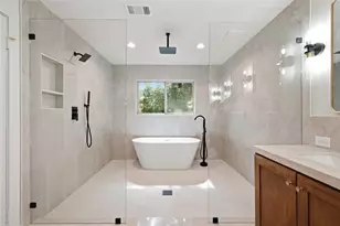 201 Vanderpool Ln, Houston, TX 77024 - Photo 26