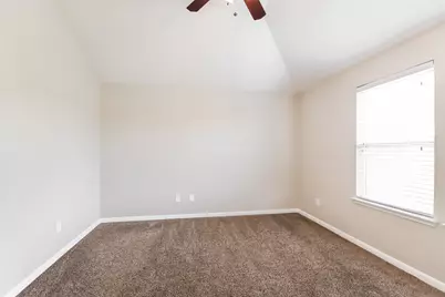 18702 Walden Glen Circle, Humble, TX 77346 - Photo 8