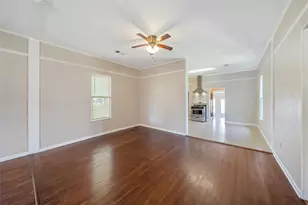 709 E 26th St, Houston, TX 77009 - Photo 8