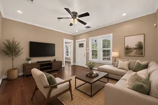 1419 Lombardy St, Houston, TX 77023 - Photo 2
