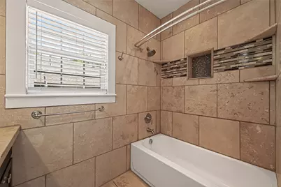 1419 Lombardy Street, Houston, TX 77023 - Photo 16