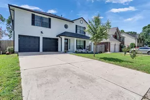 2605 S Mission Cir, Friendswood, TX 77546 - Photo 2