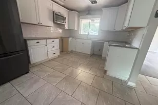 701 Sherrill St, Orange, TX 77630 - Photo 10