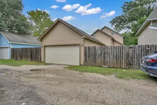 592 Mosswood Dr, Conroe, TX 77302 - Photo 40