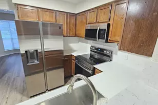 10303 Old Towne Ln, Sugar Land, TX 77498 - Photo 10