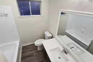 10303 Old Towne Ln, Sugar Land, TX 77498 - Photo 14