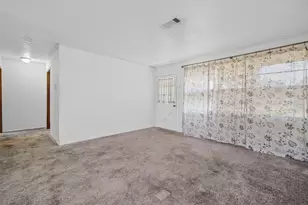 384 Lakeview Dr, Onalaska, TX 77360 - Photo 4