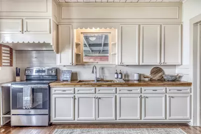 404 W Main Street, Bellville, TX 77418 - Photo 10