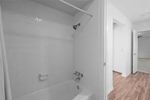 4702 Bayou Vista Dr, Houston, TX 77091 - Photo 10