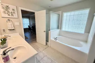 301 Friends Knoll Ln, Friendswood, TX 77546 - Photo 10