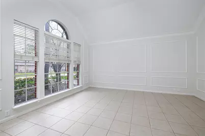 107 N Sunny Slope Circle, The Woodlands, TX 77381 - Photo 6
