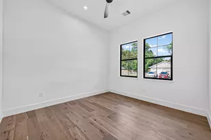 4802 Hummingbird St, Houston, TX 77035 - Photo 36