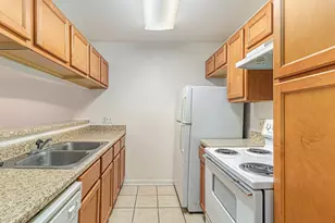 3045 Walnut Bend Ln, Houston, TX 77042 - Photo 4