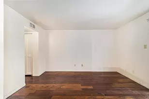 3045 Walnut Bend Ln, Houston, TX 77042 - Photo 12