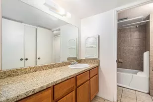3045 Walnut Bend Ln, Houston, TX 77042 - Photo 10