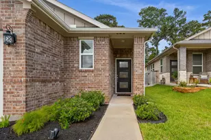 7067 Silverleaf Oak St, Conroe, TX 77304 - Photo 2