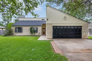 3803 Old Oaks Dr, Bryan, TX 77802 - Photo 2