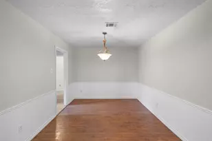 3803 Old Oaks Dr, Bryan, TX 77802 - Photo 8