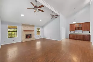 3803 Old Oaks Dr, Bryan, TX 77802 - Photo 6