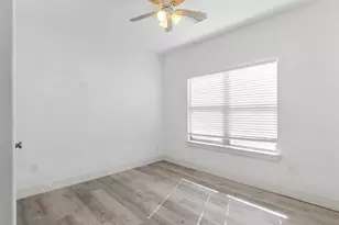 7225 Kassarine Pass, Houston, TX 77033 - Photo 8