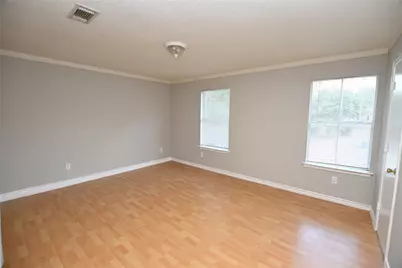8811 Baskove Drive, Houston, TX 77088 - Photo 10