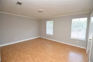 8811 Baskove Dr, Houston, TX 77088 - Photo 10