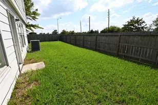 8811 Baskove Dr, Houston, TX 77088 - Photo 14