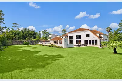 9105 Memorial Drive, Houston, TX 77024 - Photo 2
