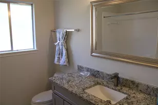 819 Walbrook Dr, Houston, TX 77062 - Photo 10