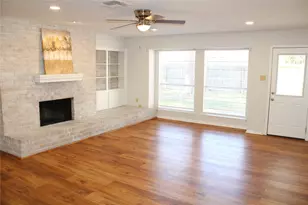 819 Walbrook Dr, Houston, TX 77062 - Photo 4