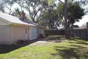 819 Walbrook Dr, Houston, TX 77062 - Photo 14