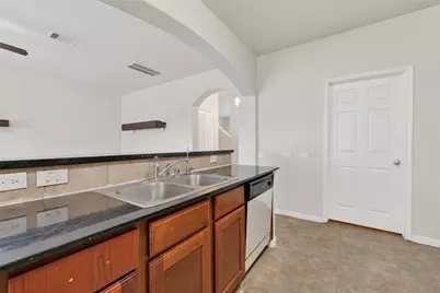 7338 Autumn Sun Drive, Houston, TX 77083 - Photo 16