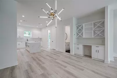 4535 Creekmont Drive, Houston, TX 77091 - Photo 2
