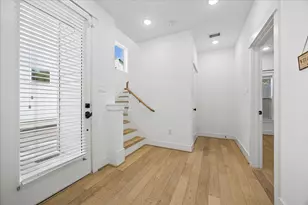208 N York St, Houston, TX 77003 - Photo 8
