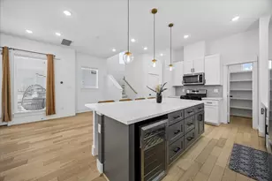 208 N York St, Houston, TX 77003 - Photo 14